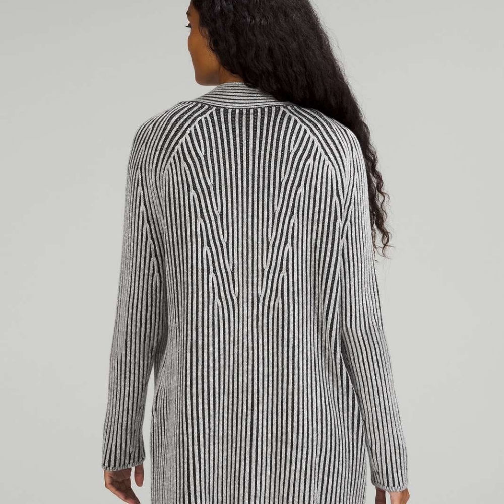 Lululemon Cotton-Cashmere Blend Sweater Wrap Powdered Clay / White / Lakeside / - Picture 4 of 9